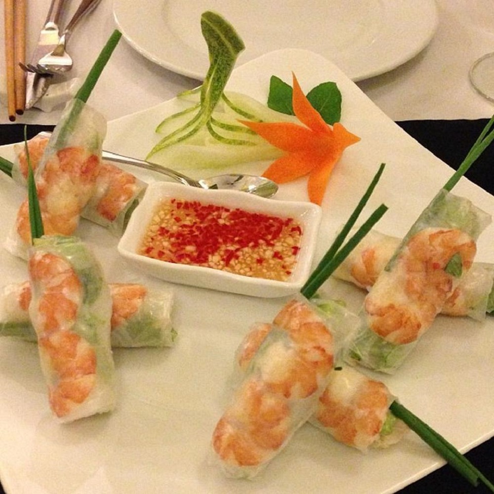 Les Jardins De La Carambole - Restaurant with bold French architecture in Hue 5
