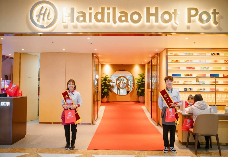 Explore Haidilao hot pot restaurant chain in Ho Chi Minh City 2