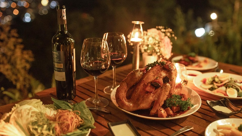 Lululola Coffee, a place to enjoy a live music party in Da Lat 15