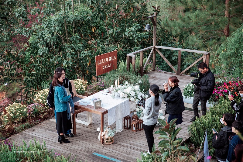 Lululola Coffee, a place to enjoy a live music party in Da Lat 3