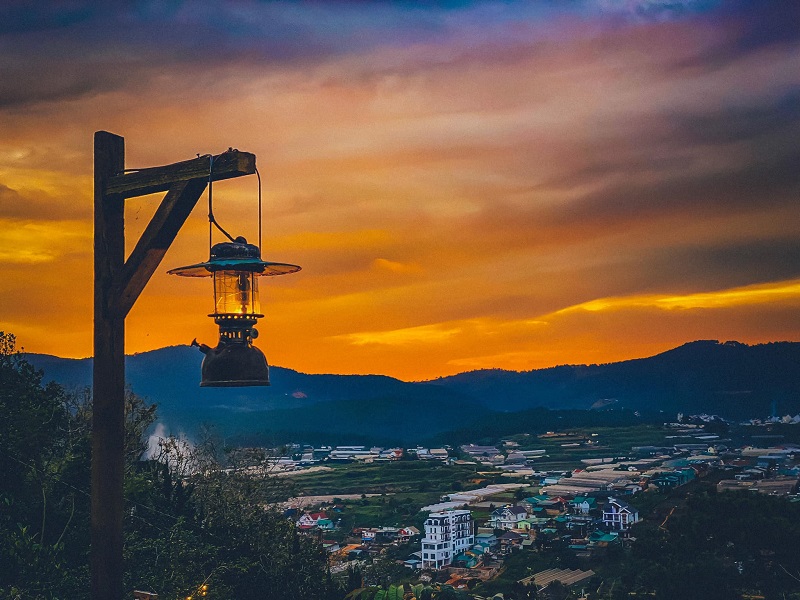 Lululola Coffee, a place to enjoy a live music party in Da Lat 8