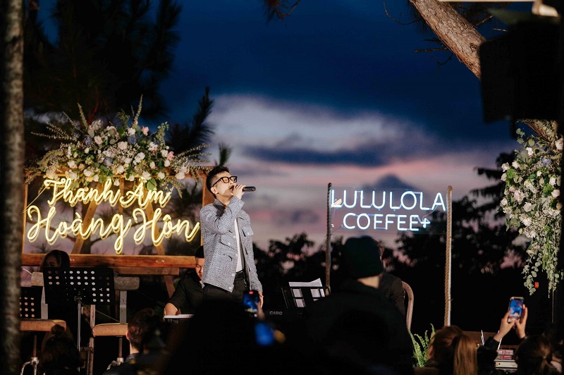 Lululola Coffee, a place to enjoy a live music party in Da Lat 11