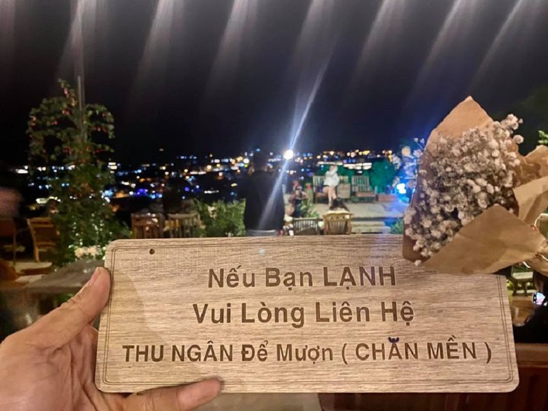 Lululola Coffee, a place to enjoy a live music party in Da Lat 16