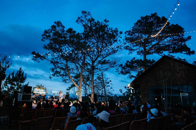 Lululola Coffee, a place to enjoy a live music party in Da Lat 2