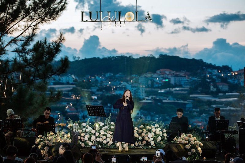 Lululola Coffee, a place to enjoy a live music party in Da Lat 4