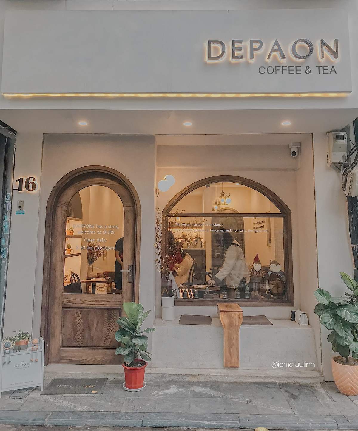 Let's search for the best cafes in Hanoi with Vietnamtravelio 9