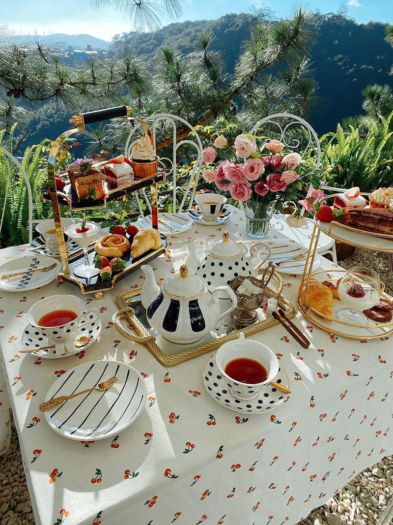 Save the places that serve afternoon tea in Da Lat for a luxurious date 11