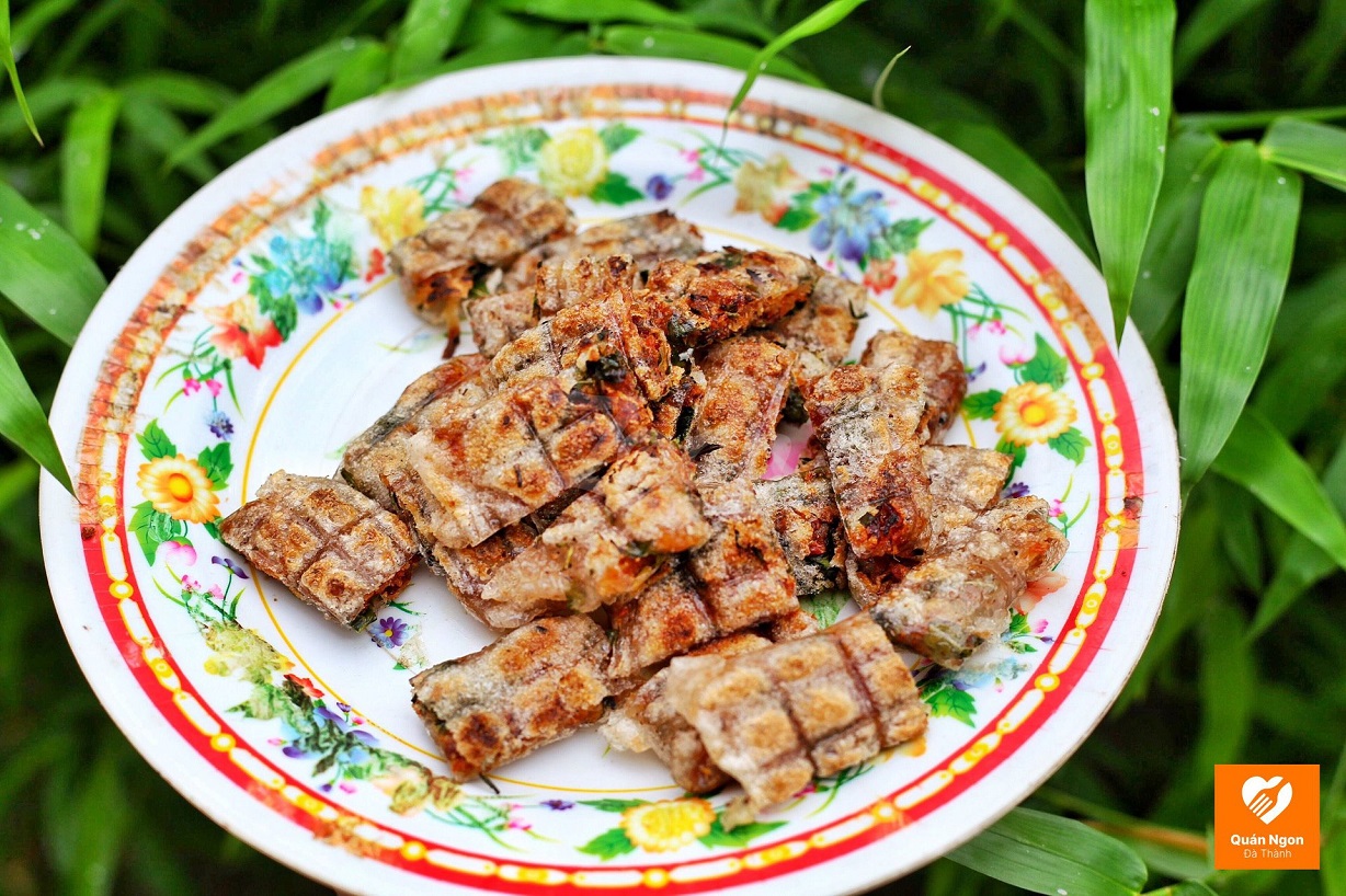 Save now the list of 10 rice paper sandwich shops in Da Nang. The more you eat, the more addicted you become