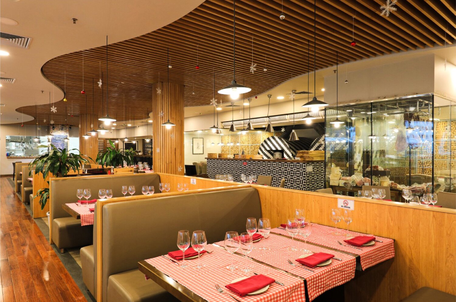 Mamma Mia Italian Restaurant - Authentic Italian cuisine in the heart of Hanoi 5
