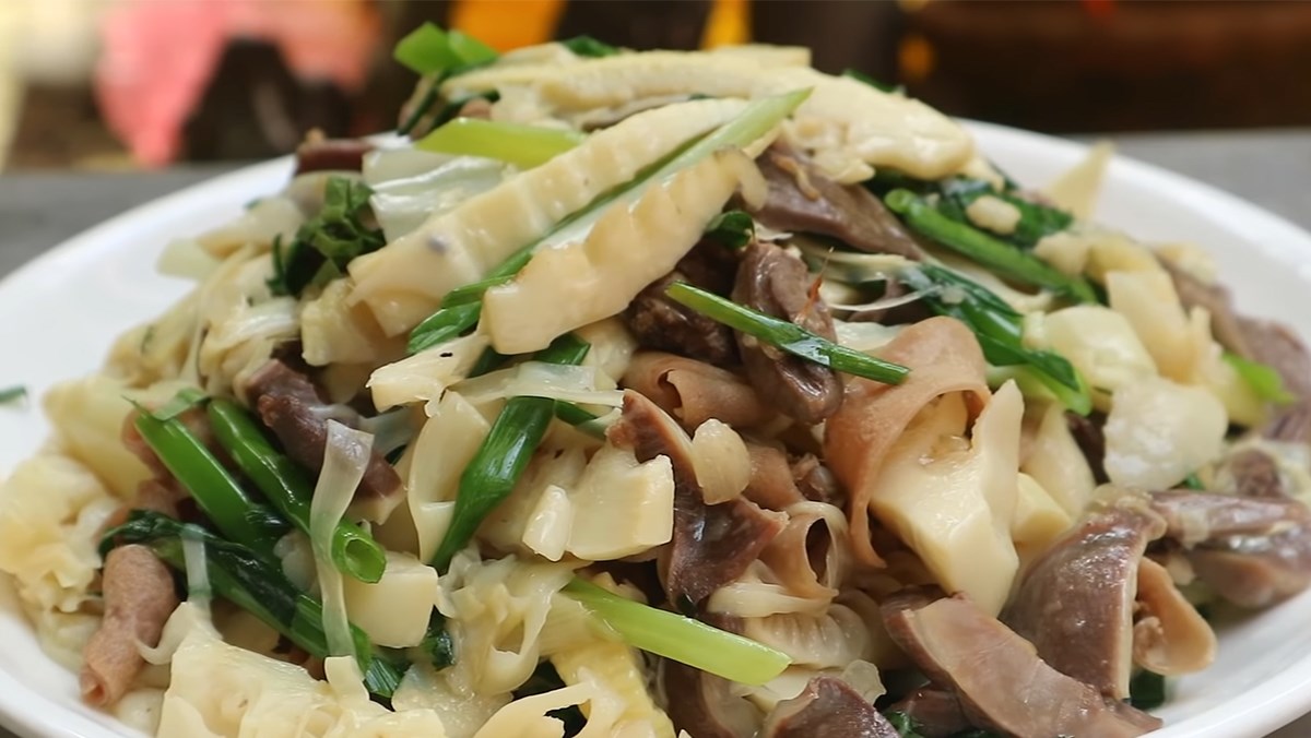 Sapa sour bamboo shoots - A simple rustic gift from the beautiful Sapa city 3