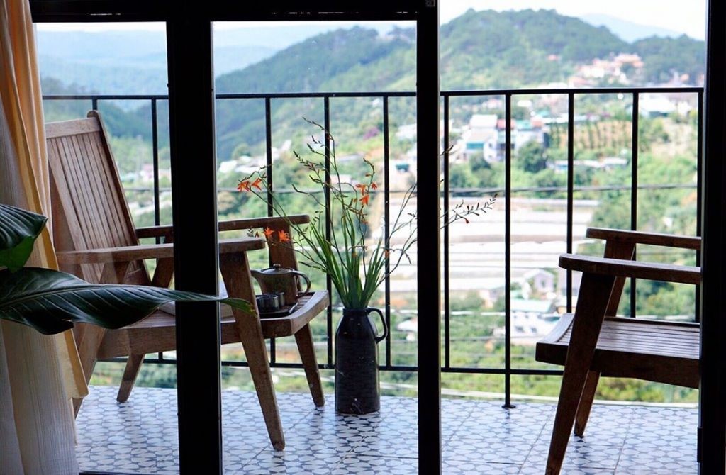 May Wandering - Dating place with music 11