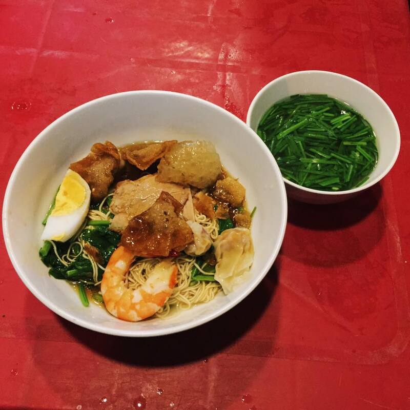 Top 11 Hanoi wonton noodle shops with rich and fragrant flavors on street corners 2