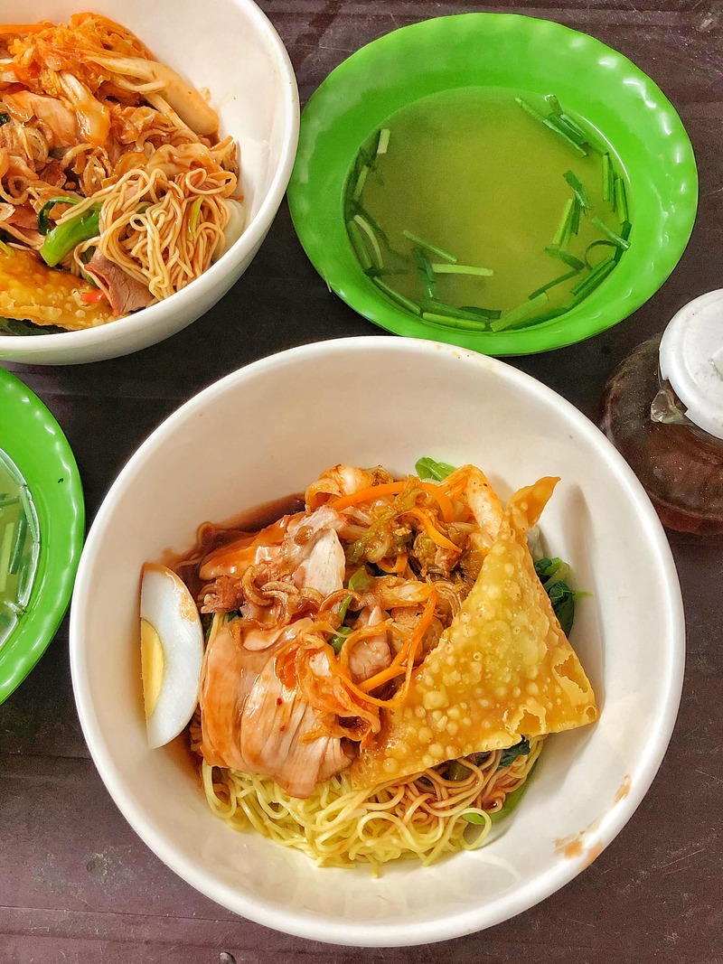 Top 11 Hanoi wonton noodle shops rich in flavor on street corners 3