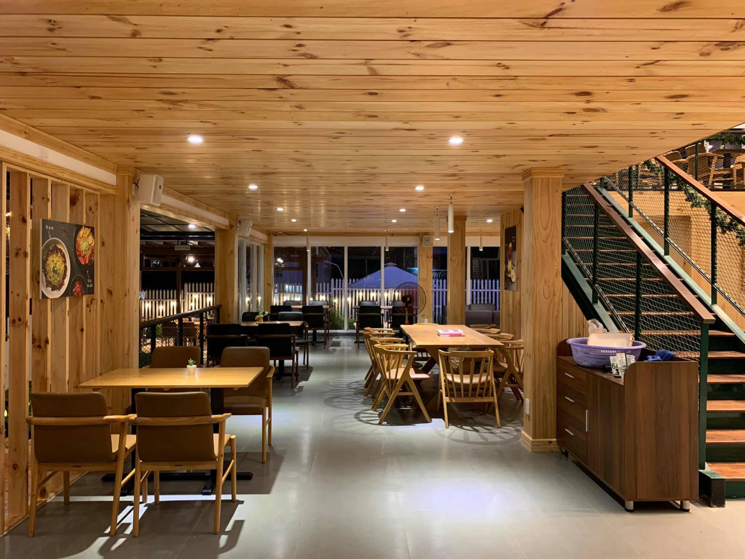 Midway Tea & Coffee - Super huge acoustic coffee space in Da Lat 3