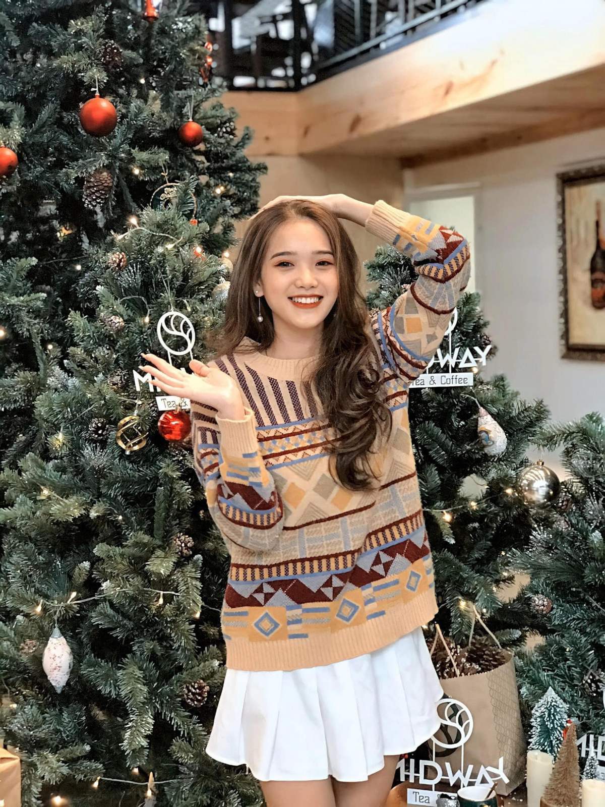 Midway Tea & Coffee - Super huge acoustic coffee space in Da Lat 9