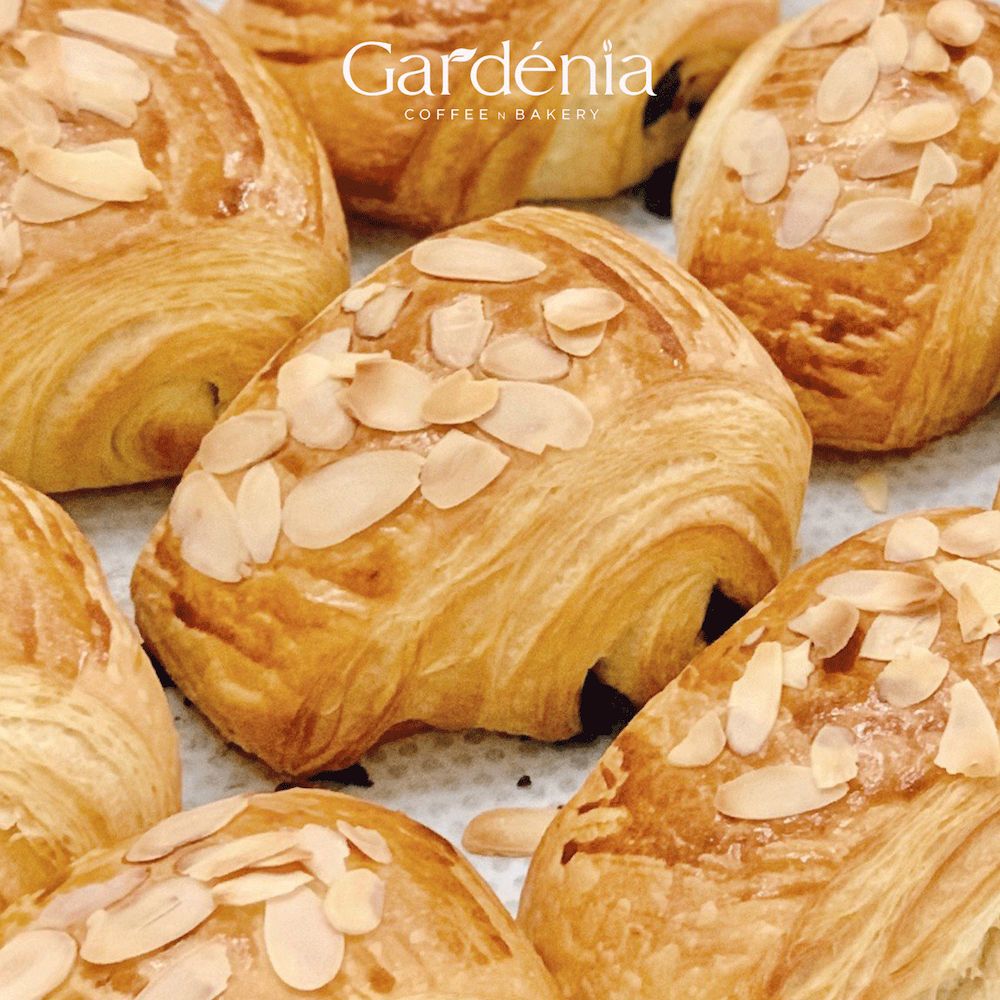 Dreaming about delicious drinks and cakes at Gardénia Coffee Bakery 14
