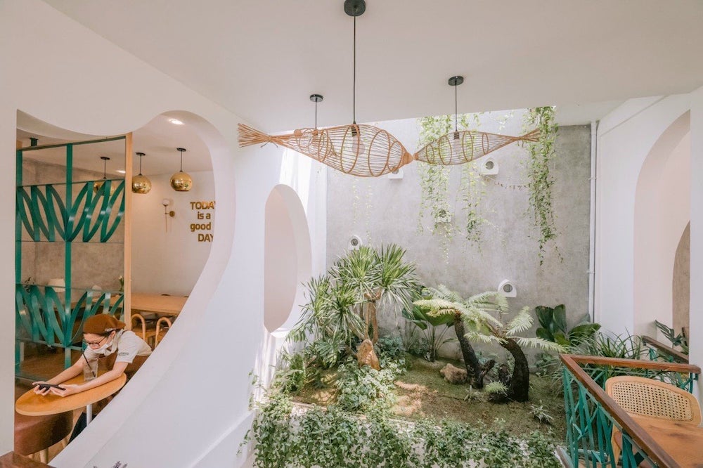 Dreaming about delicious drinks and cakes at Gardénia Coffee Bakery 3