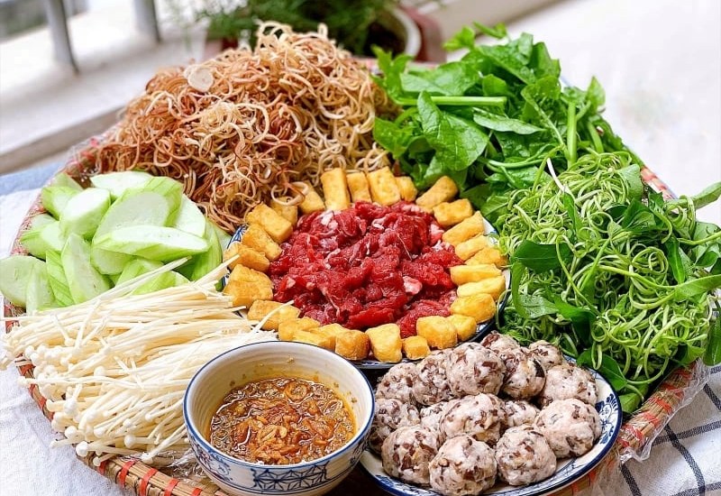 Save now 8 locations for delicious crab and beef hotpot in Saigon 3