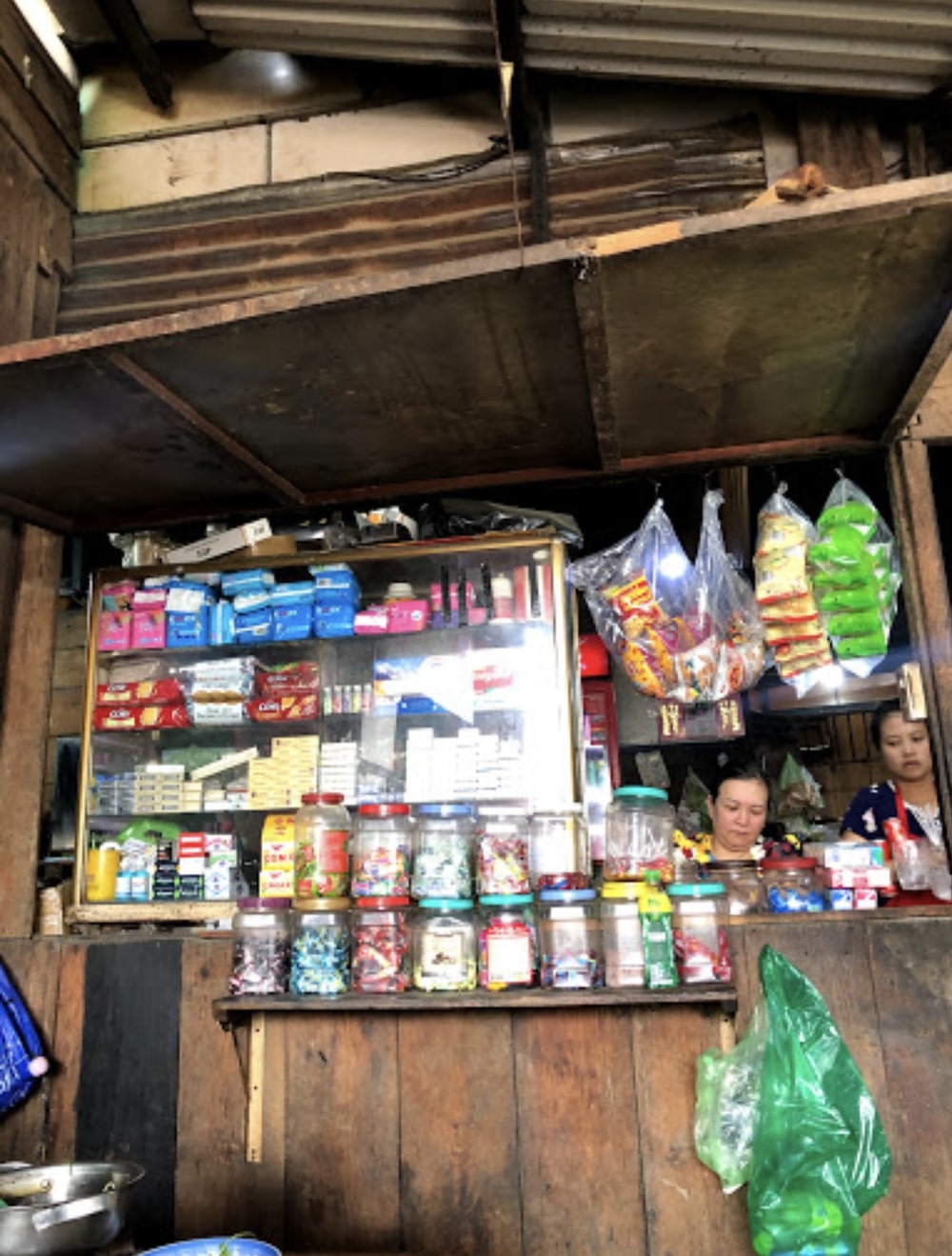 We invite you to join the Vietnamtravelio team to eat together at the famous Ba Toa Nha Go beef hot pot restaurant in Da Lat 11