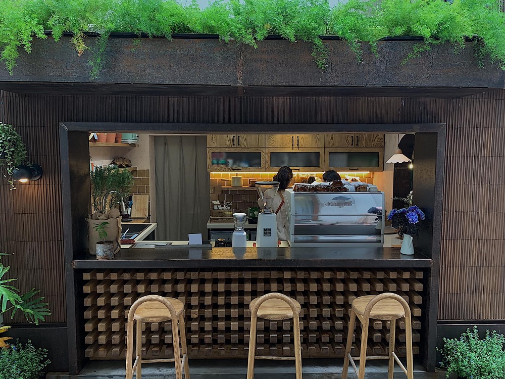 MOOD Kafe - The mossy house is especially loved by young people in Hue 2