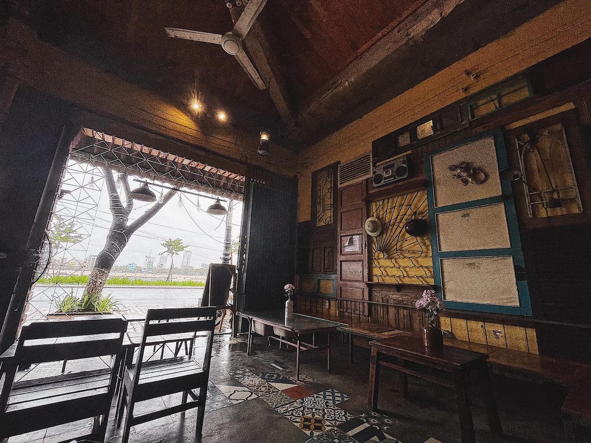 A glimpse of the past from his grandparents' time in Danang 1975 Café 2