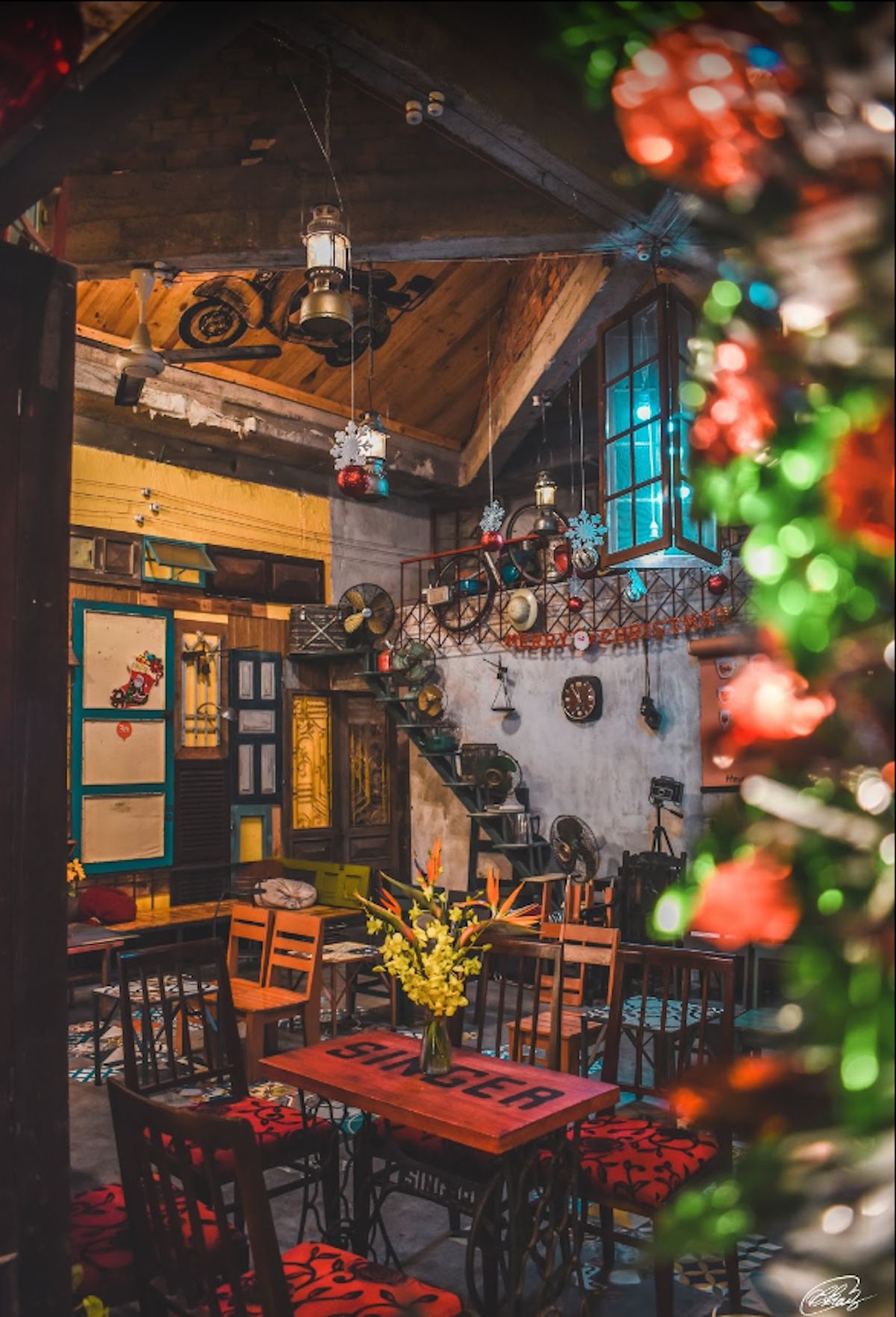 A glimpse of the past from his grandparents' time in Danang 1975 Café 4