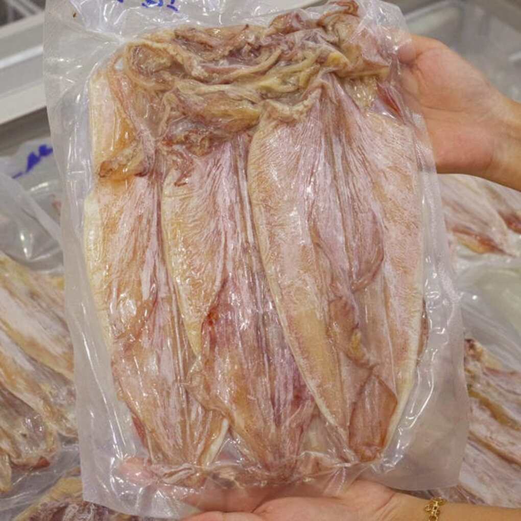 Danang dried squid - Famous specialty sought after by foodies 7