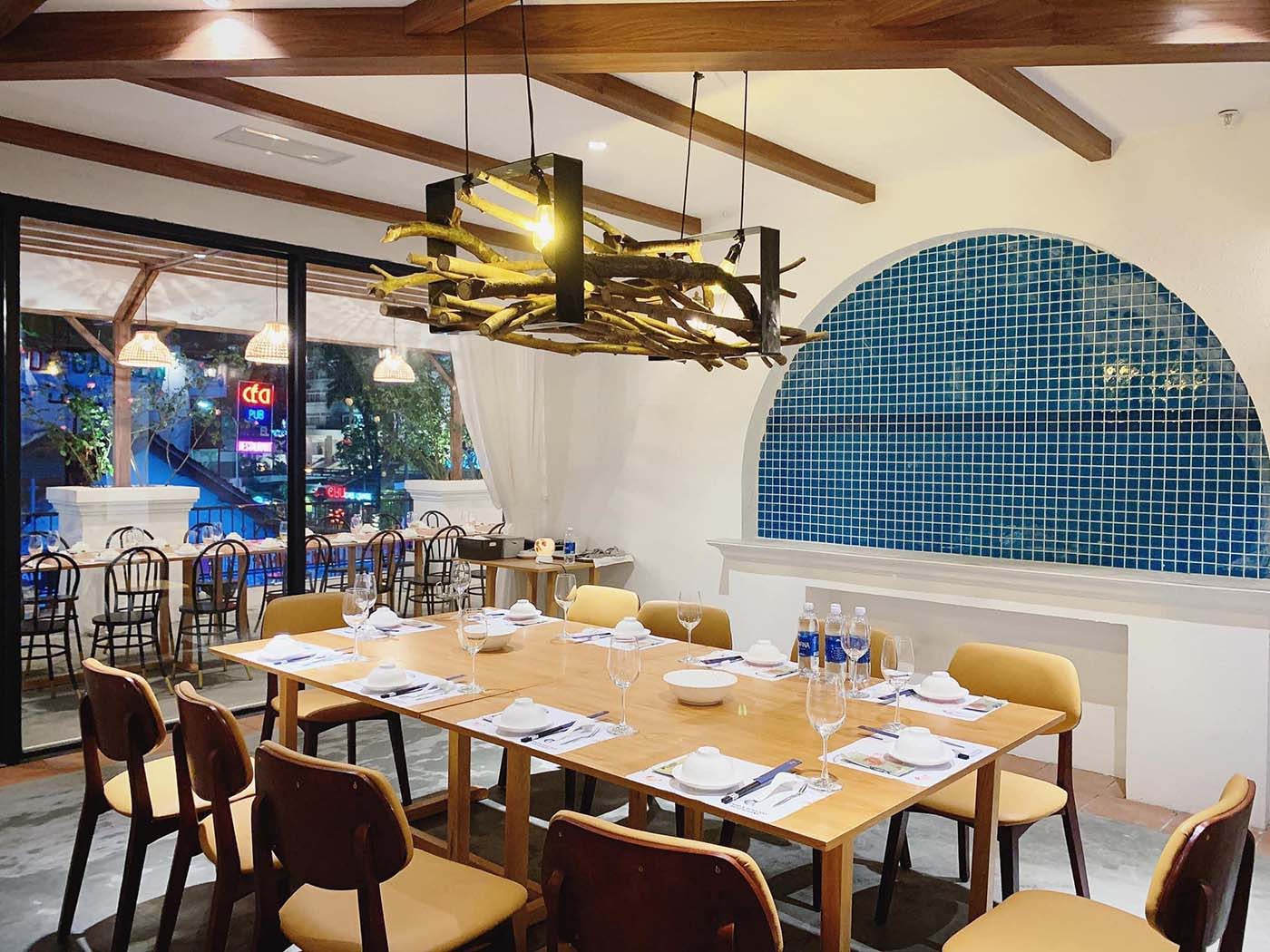 If you want to eat delicious king crab, come to Queen's Crab Hue Restaurant! 4