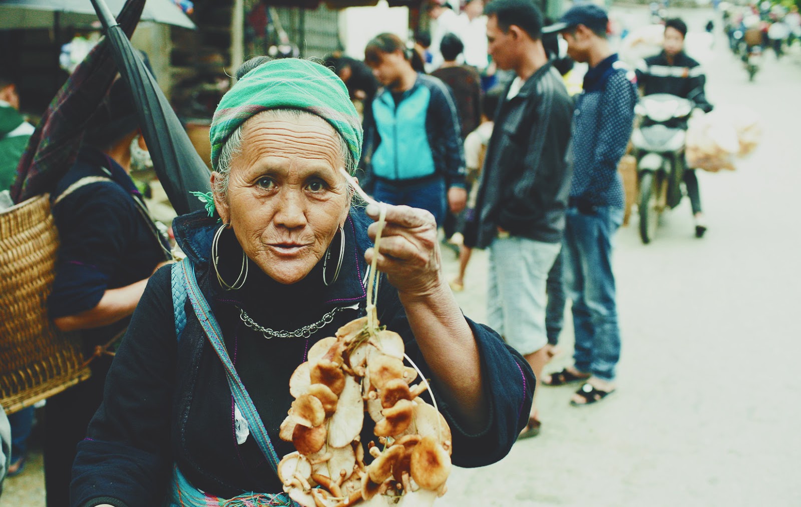 Sapa forest shiitake mushrooms - Simple, rustic flavor like the people of the Northwest highlands 7