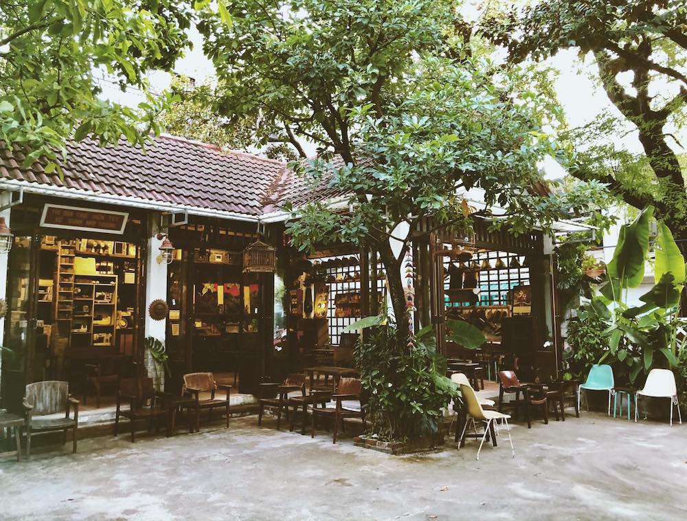 Let's stop by Noi Café Da Nang to reminisce about the old days