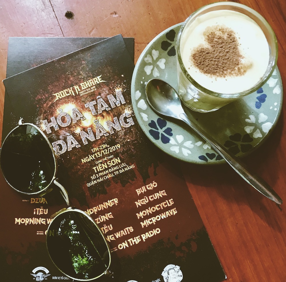 Let's stop by Noi Café Da Nang to reminisce about the old days 4
