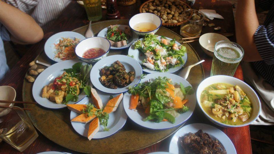 Going back to our grandparents' time in a subsidized restaurant in Hanoi 16