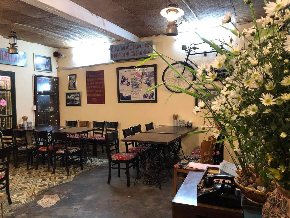 Going back to our grandparents' time in a subsidized restaurant in Hanoi 2