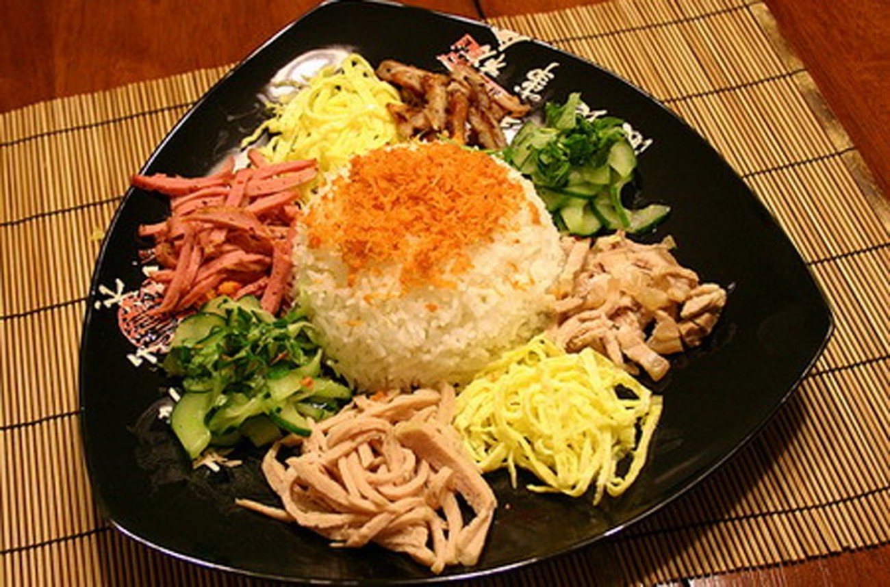 People of Am Phu sleep day and night flying to the Ancient Capital to eat Hue Am Phu Rice 4