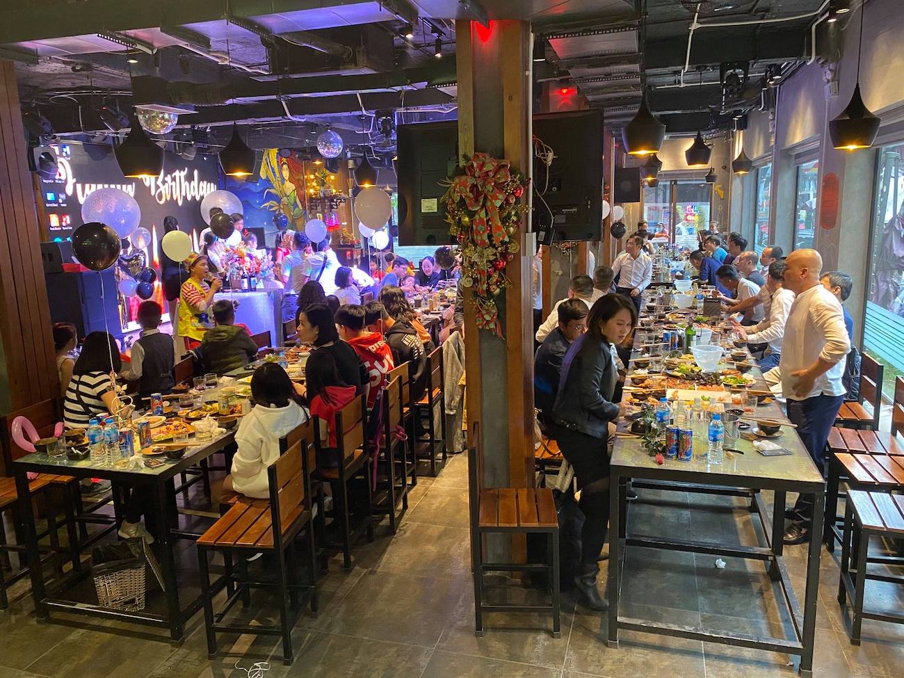 Gourmets remember to immediately save the address of Hanoi Corner Restaurant 11