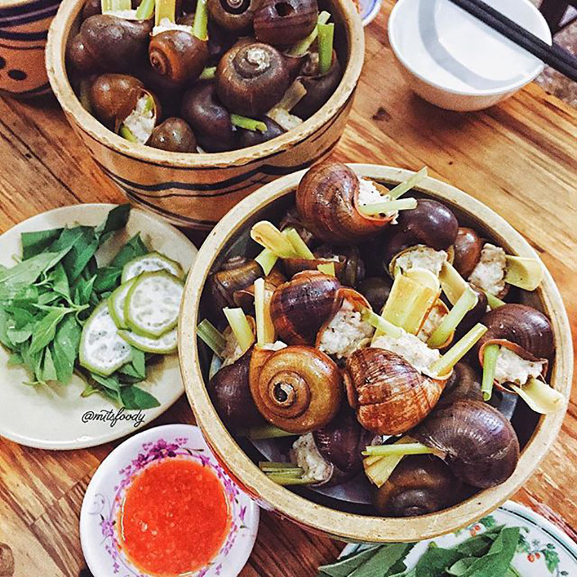 People dressed up to 'walk', while I dressed up and sat around snails stuffed with meat in Da Lat 4