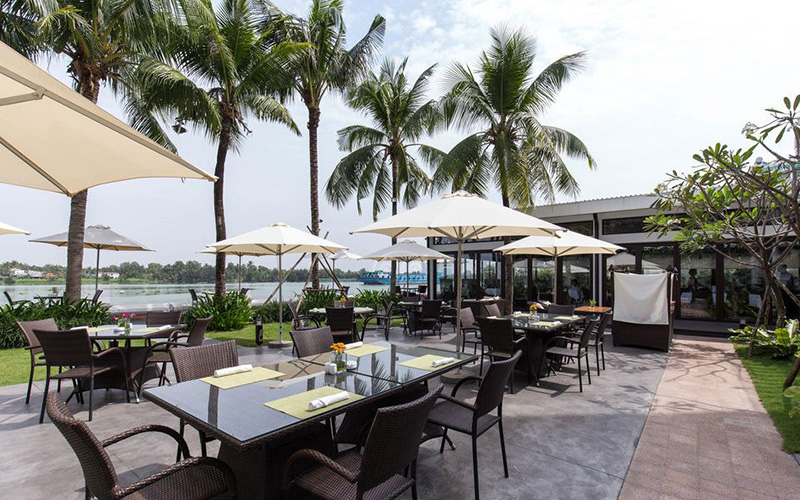 Top 8 restaurants by the Saigon River with great views and delicious food 6