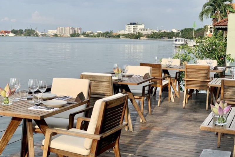 Top 8 restaurants by the Saigon River with great views and delicious food 5