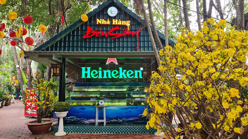 Top 8 restaurants by the Saigon River with great views and delicious food 4