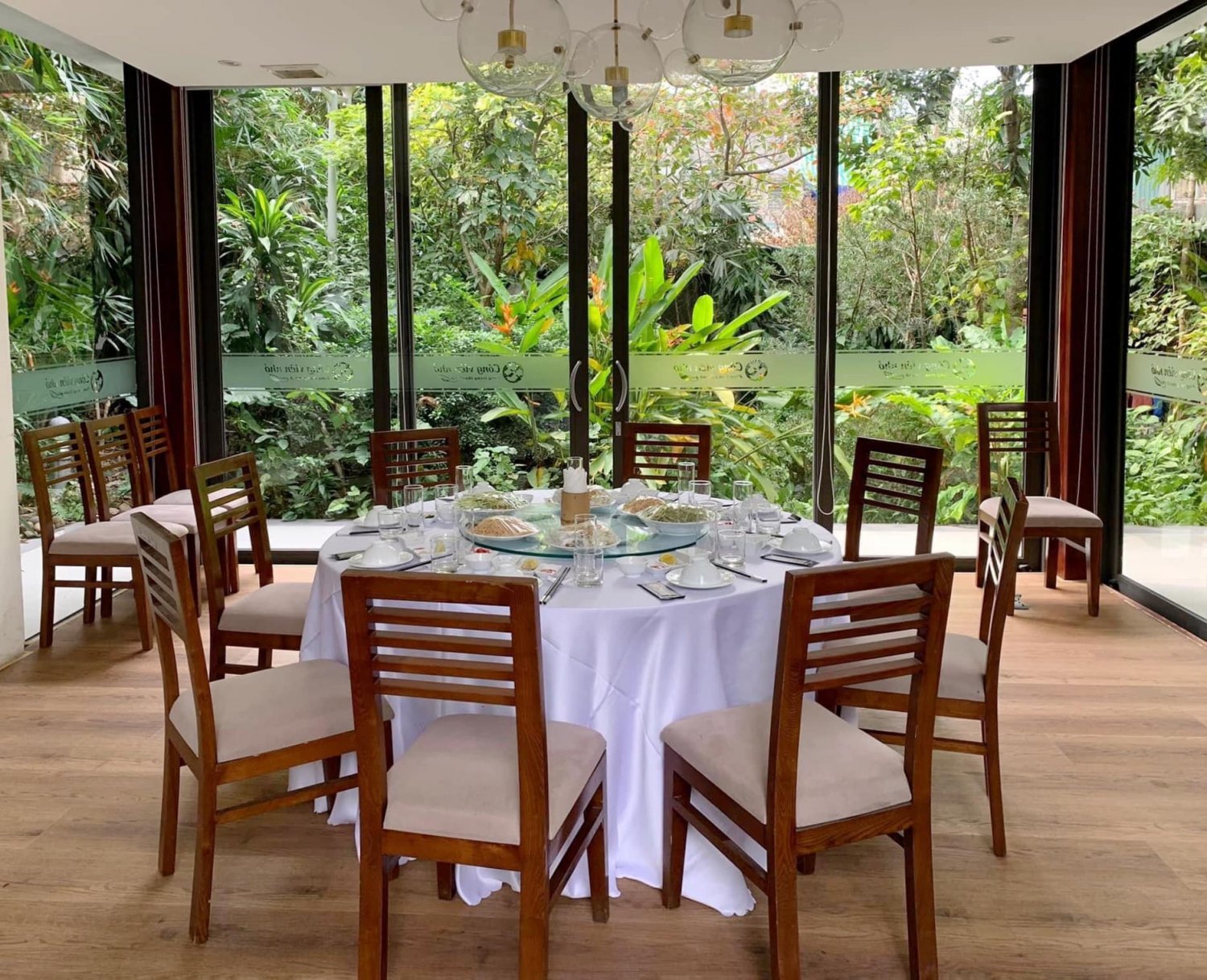 Small Park Restaurant - Small forest in the heart of the Capital 4