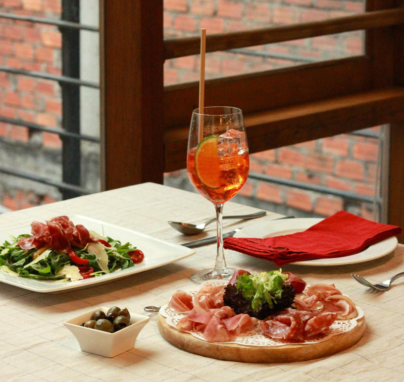 List of famous Mediterranean restaurants in Hanoi 4