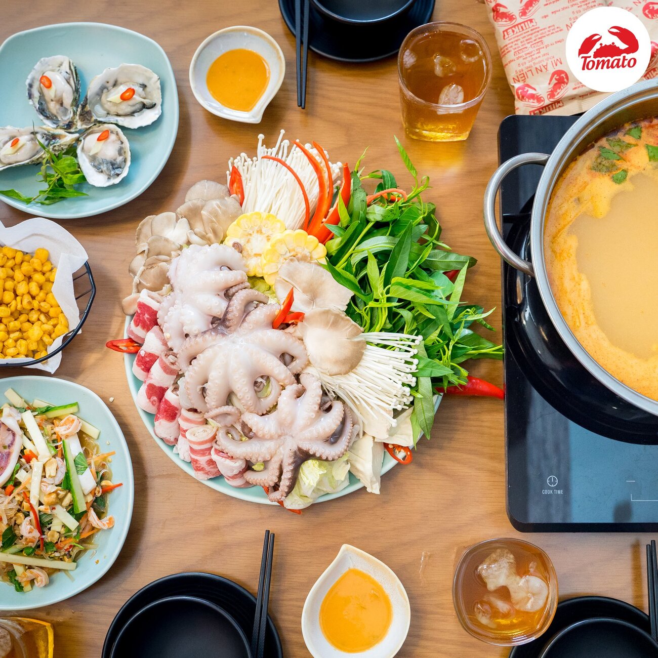 Tomato Seafood Restaurant - Team lacks seafood vitamins that cannot be missed in Hanoi 3