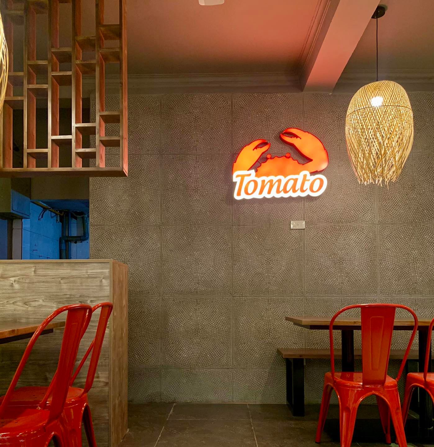 Tomato Seafood Restaurant - Team lacks seafood vitamins that cannot be missed in Hanoi 4