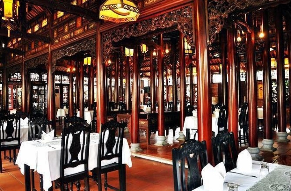 Khai Hoan Restaurant - The most delicious and crowded claypot rice restaurant in Hue 2