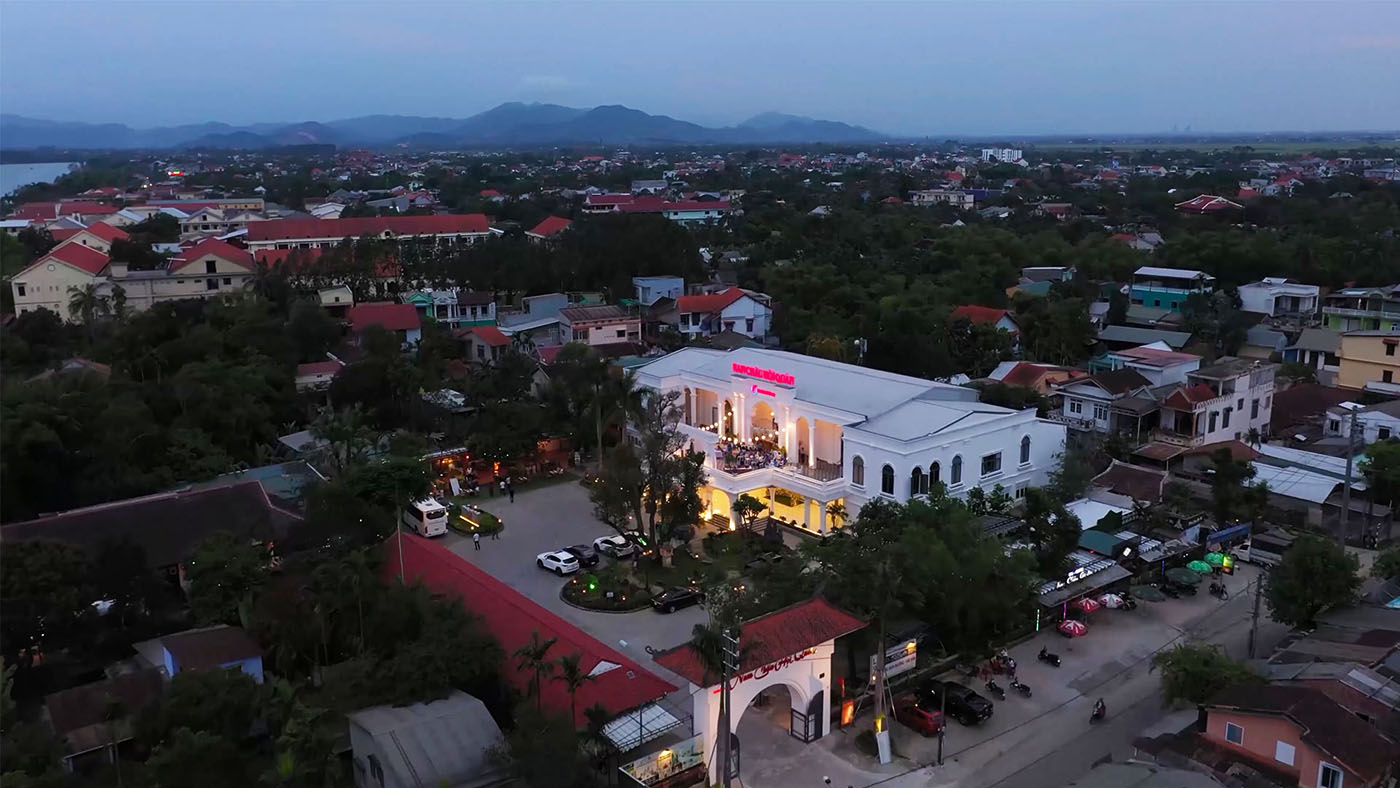Nam Chau Hoi Quan Restaurant - One of the earliest restaurants to appear in Hue 4