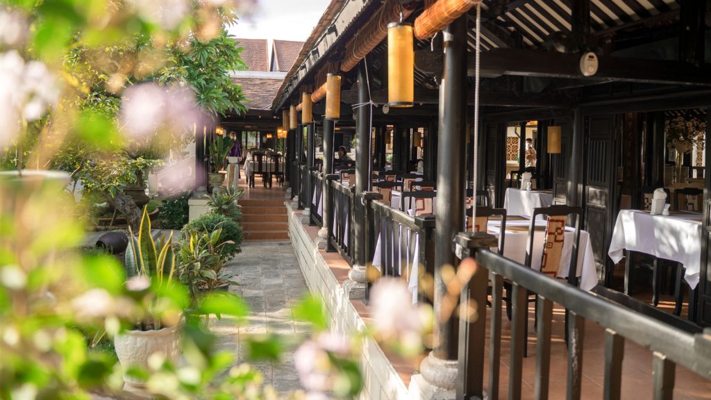 Nam Chau Hoi Quan Restaurant - One of the earliest restaurants to appear in Hue 5