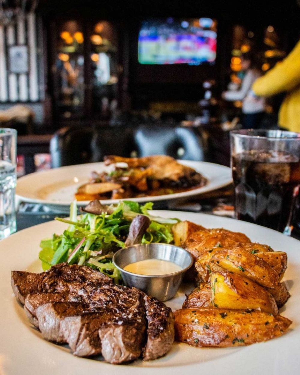 French-style restaurant Le Petit Steak Restaurant 4