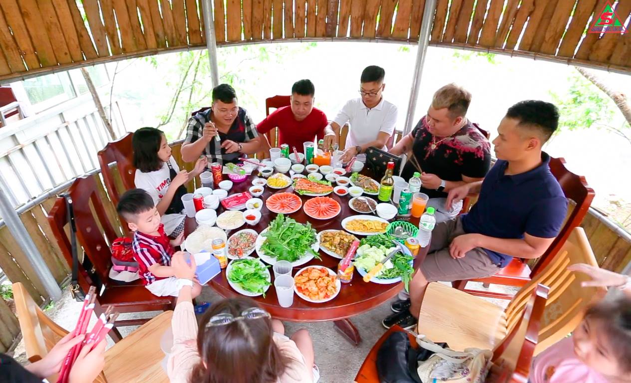 Song Nhi Sapa Restaurant - Be ecstatic with extremely fresh and delicious salmon dishes in the Northwest 15 region