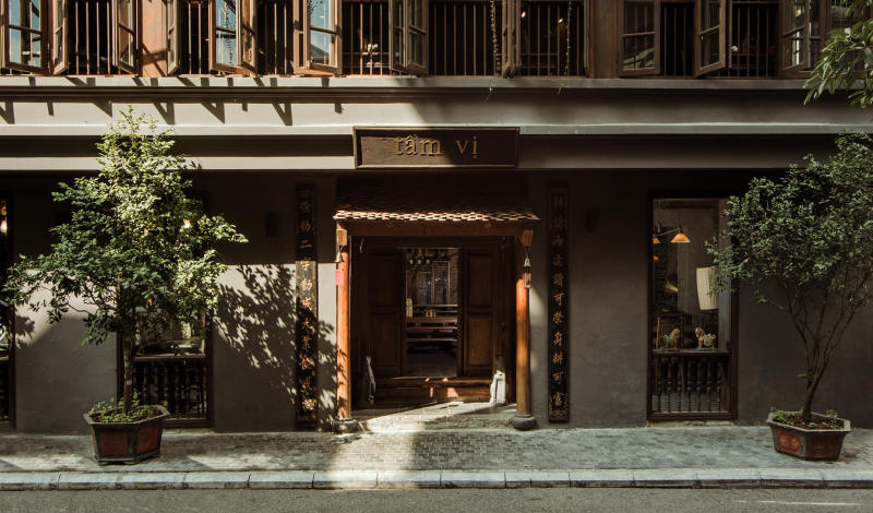 What's special about Tam Vi restaurant that just received 1 Michelin star? 2