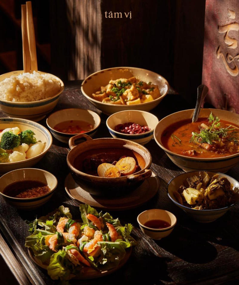 What's special about Tam Vi restaurant that just received 1 Michelin star? 8